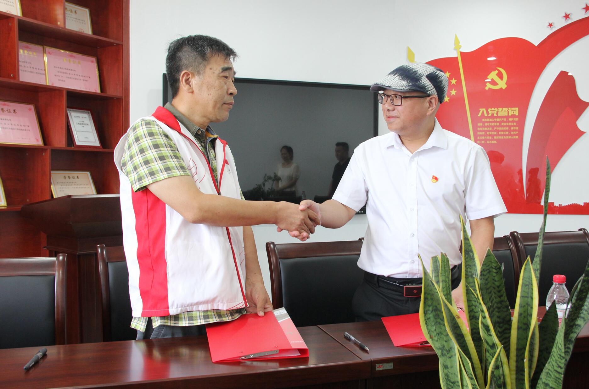 ＂温暖有家，筑梦小屋＂潜正邦代建在行动