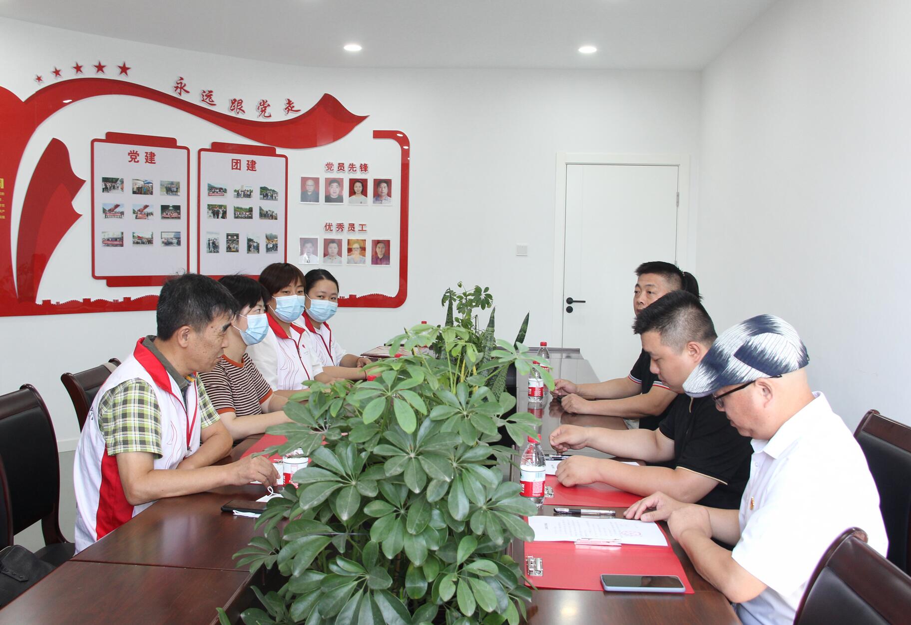 ＂温暖有家，筑梦小屋＂潜正邦代建在行动